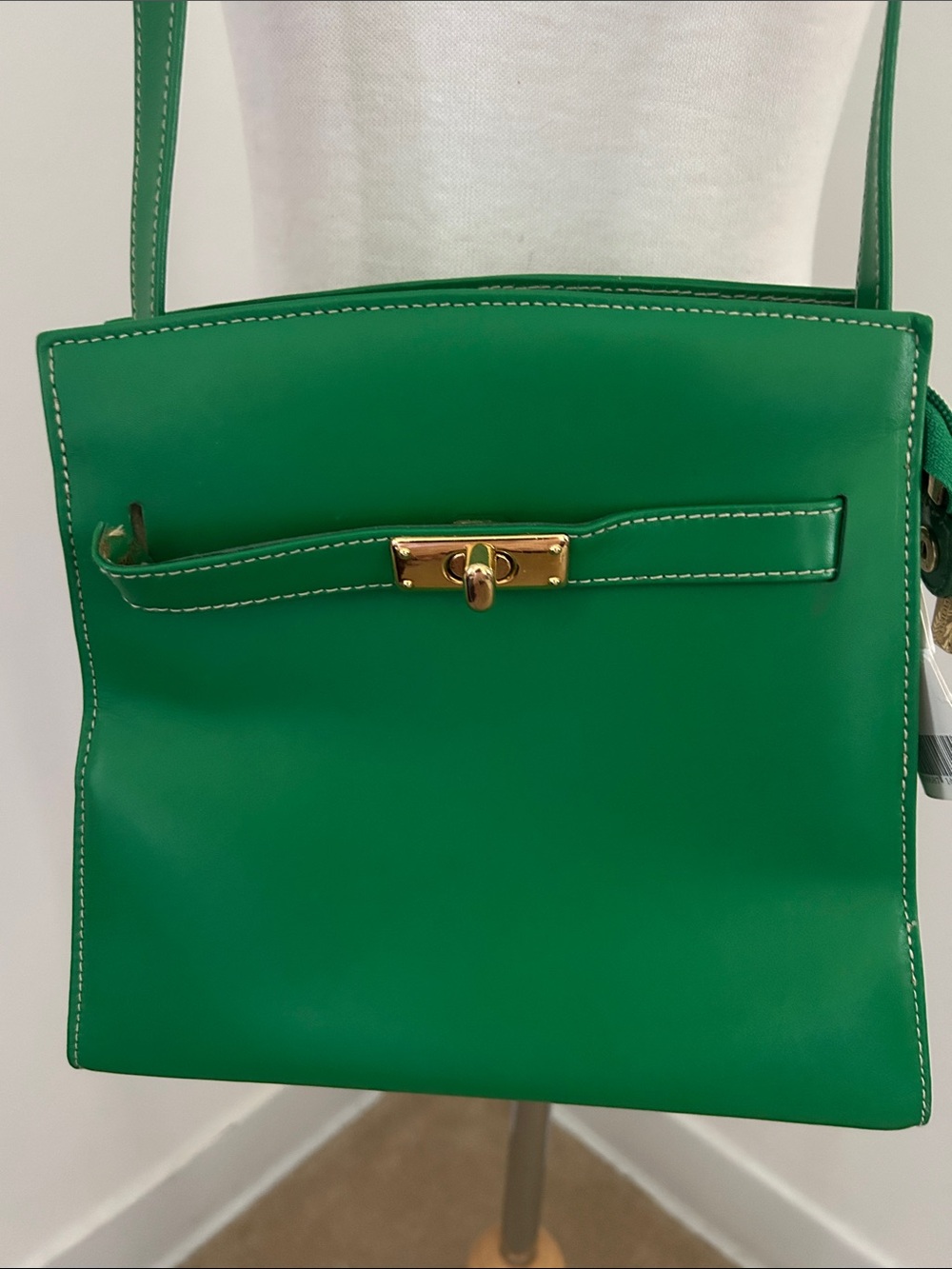Liz Claiborne Green Leather Crossbody Bag with Gold Turn-Lock